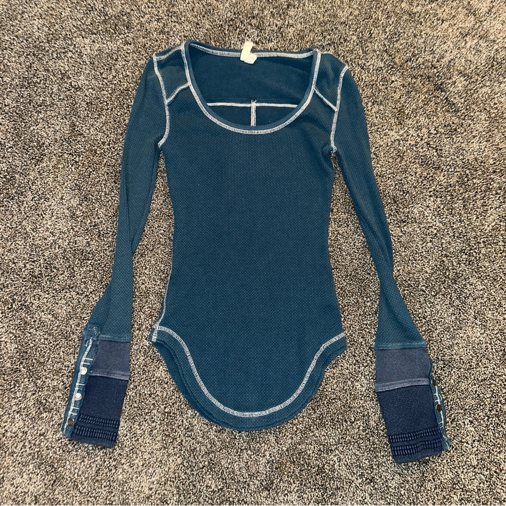 💕 Moving Sale! 💕
Free people thermal long sleeve